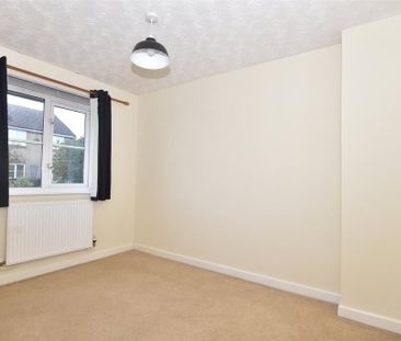 3 bedroom detached house to rent - Photo 5