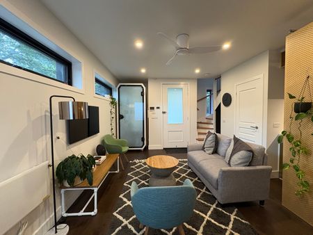 16 Victoria Crescent, Mont Albert VIC 3127 - Photo 3