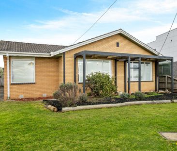 Renovated Home Perfectly Positioned. - Photo 6