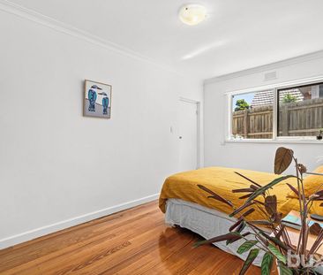 Comfortable coastal living in prime a location - Photo 2