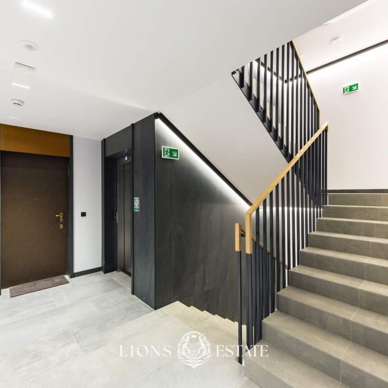 Warszawa, Śródmieście, Śródmieście Powiśle, Elektryczna - Photo 1