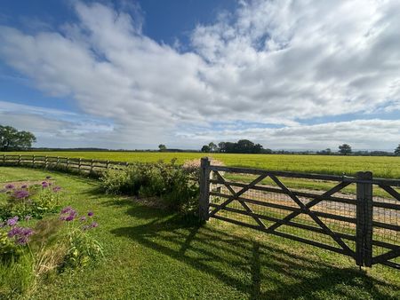4 bedroom barn conversion to rent - Photo 2