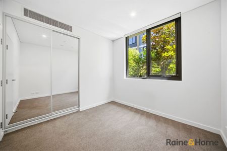 Near- New Modern 2 Bedroom Apartment in the Heart of Rouse Hill - Photo 4