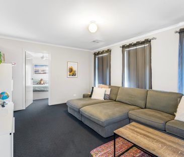 Modern Townhouse with Alfresco in Secure Ivy Groves Estate - Photo 3