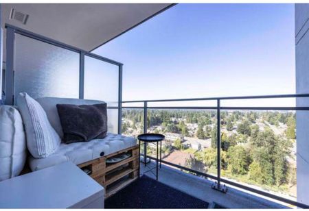 Bright One Bedroom with a View and Parking in Central Surrey - Photo 5