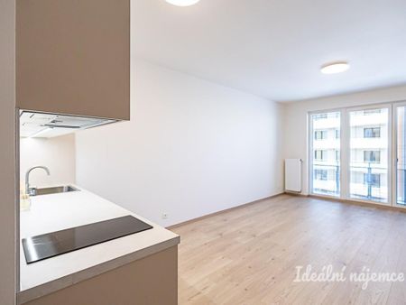 Pronájem bytuRenting an apartment 1+kk, 35 m2 - Photo 2
