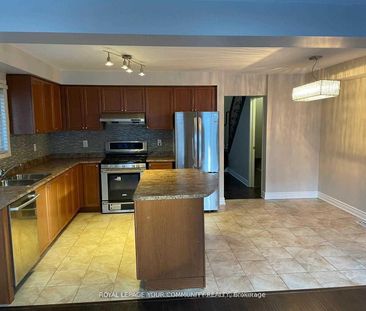 For Lease - 122 Russel Drive, Bradford West Gwillimbury, Ontario - Photo 6