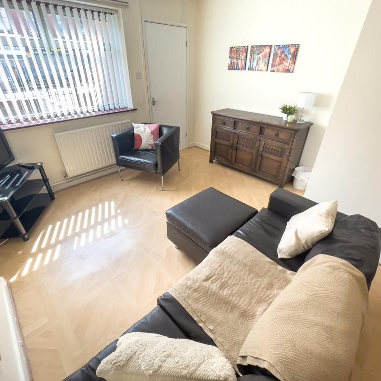 4 bedroom house share to rent - Photo 1
