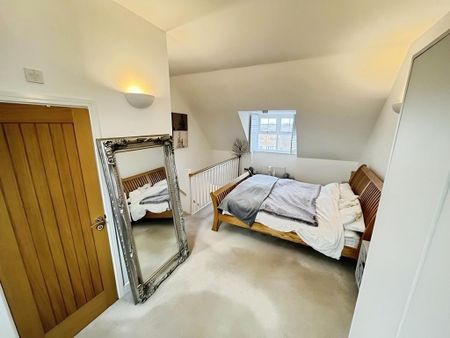 3 bedroom semi-detached house to rent - Photo 2