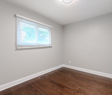 For Lease - 12 Murellen Crescent, Toronto, Ontario - Photo 6