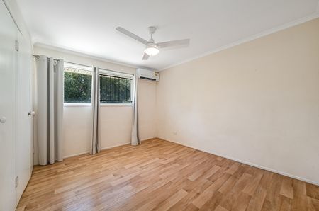 16/5 Rowe Close, Wishart QLD 4122 - Townhouse For Rent | Domain - Photo 4