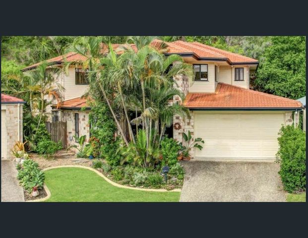 Leasing Bahrs Scrub House: 5 Bed, A/C, Balcony, Pets Allowed, $950/Wk - Photo 1