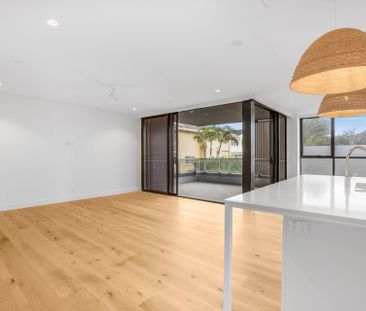 Near New Apartment in Beachfront Location! - Photo 2