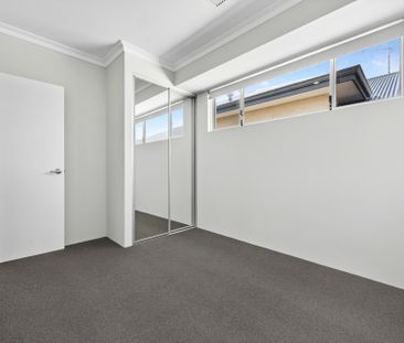 Coastal Living Meets Modern Comfort. - Photo 3