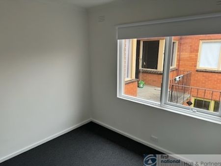 RENOVATED 1 BEDROOM UNIT - Photo 2