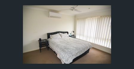 Modern Family Home - Photo 4