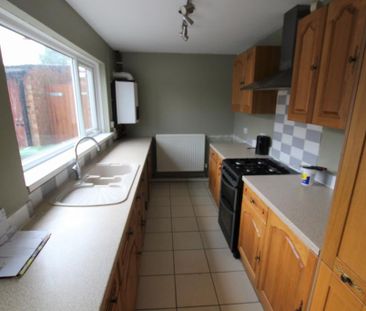 3 bedroom terraced house to rent - Photo 2