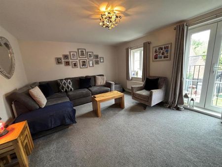 3 bedroom semi-detached house to rent - Photo 2