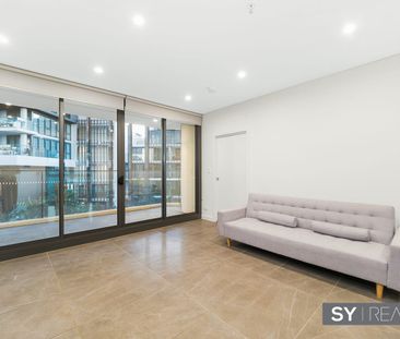 Three bedroom modern apartment in prime location - Photo 1