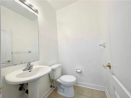 For Lease - 196 Kirkvalley Crescent, Aurora, Ontario - Photo 4