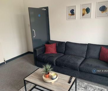 1 bedroom in a house share to rent - Photo 2
