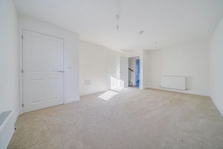 3 bedroom semi-detached house to rent - Photo 4