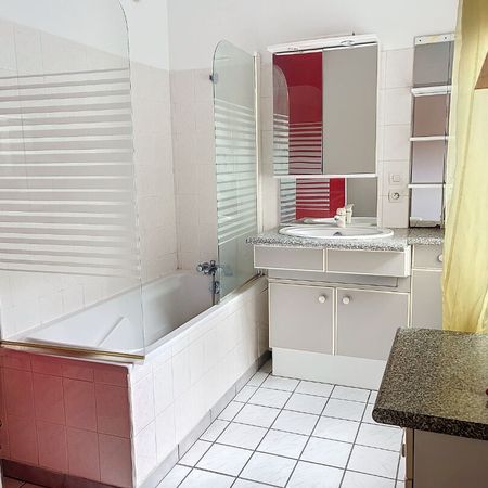 Appartement à louer - REIMS GARE - Photo 4