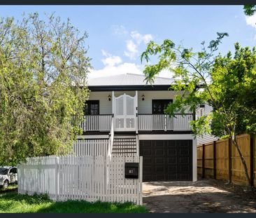 Beautifully Spacious Classic Queenslander | Garden Maintenance Incl... - Photo 4