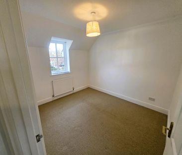 3 bedroom terraced house to rent - Photo 6