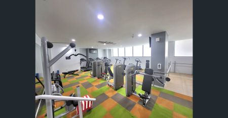 Stylish and furnished 2 Bedroom Apartment plus study/home office - Photo 2