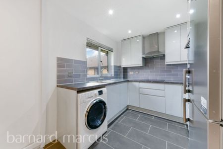 Davies Close - Photo 3