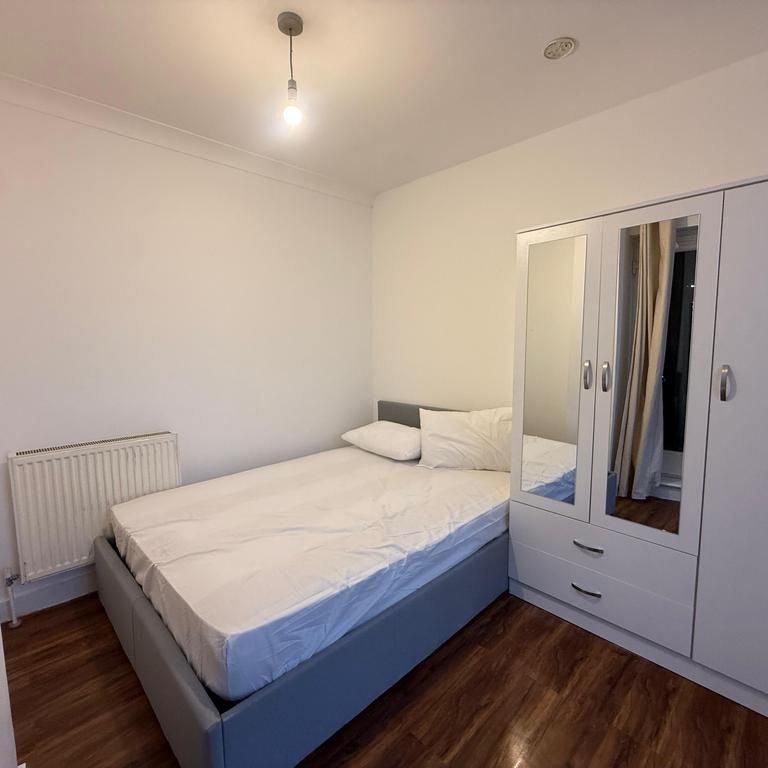 1 bedroom in a house share to rent - Photo 1