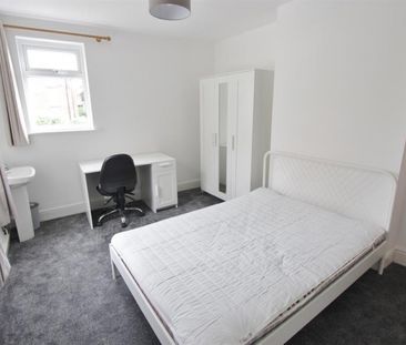 6 bedroom House To Let - Photo 1