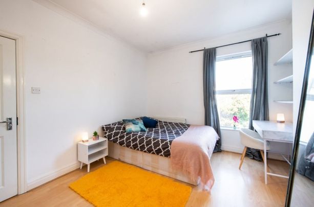 Room in a Shared House, Brecknock Road, N19 - Photo 1