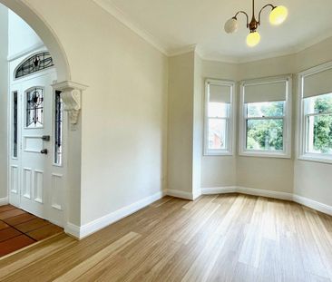 Spacious 2 Bedroom residence - Photo 2