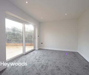 4 bedroom detached house to rent - Photo 2