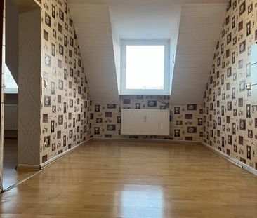 Sofort Bezugsfrei! Charmante 2,5-Zimmer DG-Wohnung in Top-Lage - Photo 5