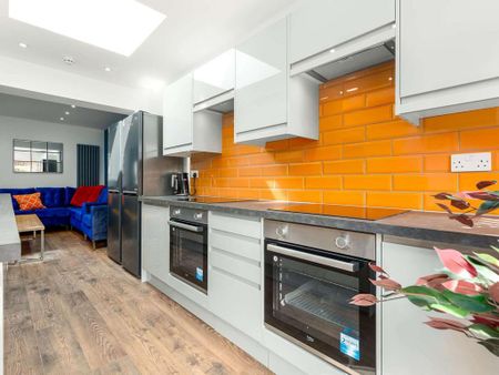 1 bedroom in a house share to rent - Photo 3