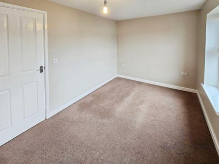 2 bedroom semi-detached house to rent - Photo 4