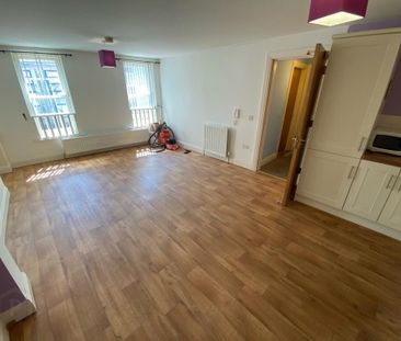 Apt 4 13-15 Bridge Street, Lisburn, BT28 1XZ - Photo 1