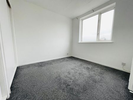 1 Bed Maisonette - Photo 2