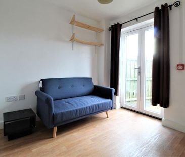 1 bedroom in a house share to rent - Photo 1