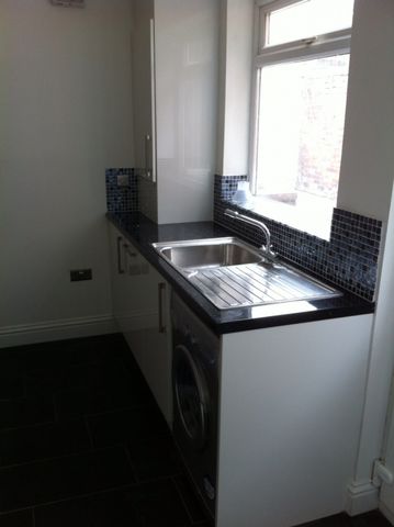 Two Bedroom Apartment, Helmsley Road, Sandyford/Jesmond - Photo 2