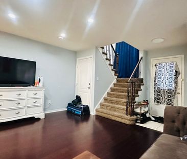 For Lease - 19 Flatlands Way, Brampton, Ontario - Photo 5