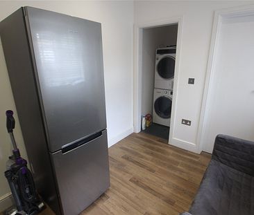 A Bright DOUBLE ROOM within a shared house in Wembley. - Photo 6