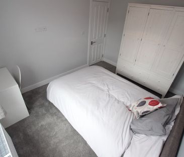 Room in a Shared House, Stanley Street, RG1 - Photo 2