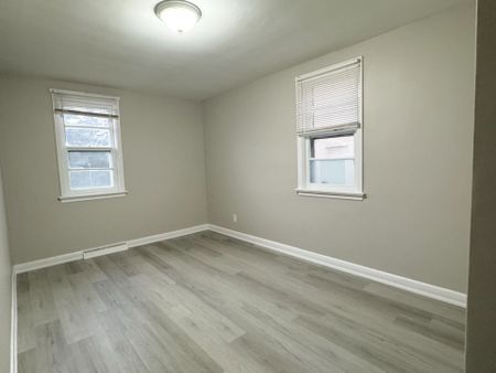 For Lease - 229 Crestwood Road, Vaughan, Ontario - Photo 2