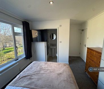 1 bedroom in a house share to rent - Photo 5