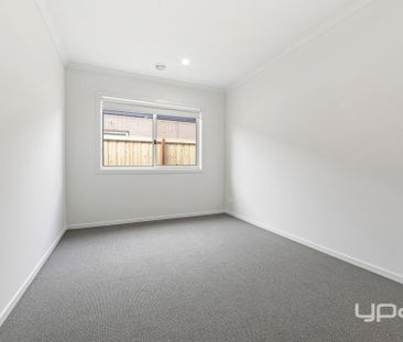 BRAND NEW FAMILY HOME! - Photo 2