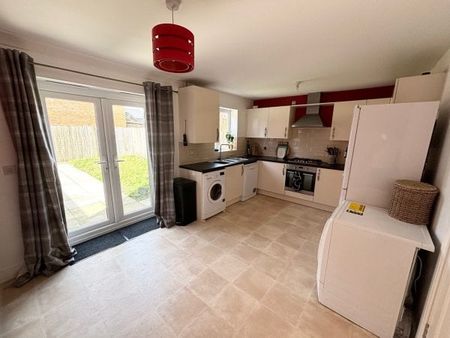 Broad Birches, Ellesmere Port, CH65 - Photo 2